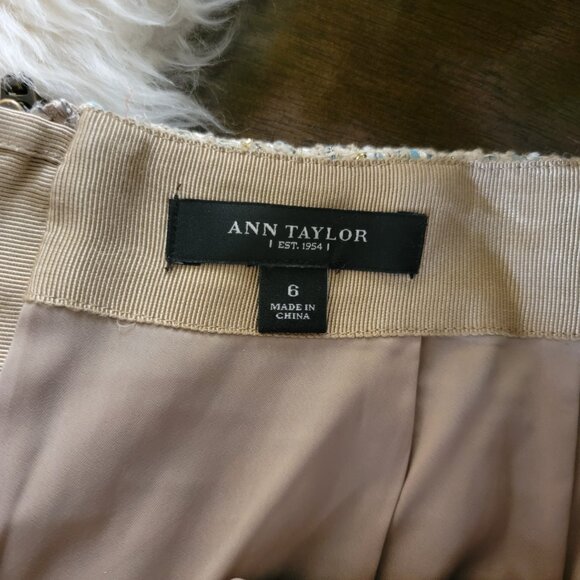 Ann Taylor Gold and Blue Boucle Skirt Size 6 - Picture 5 of 7